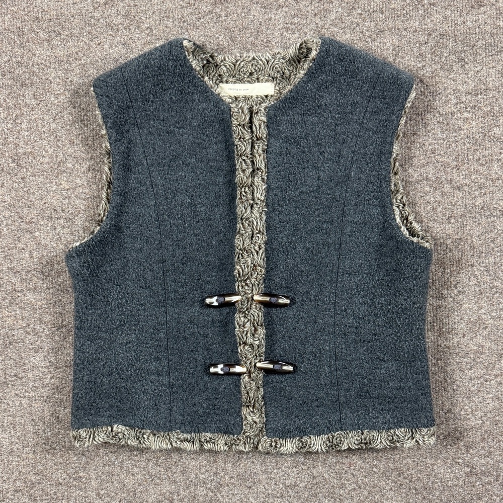 Vintage‎ Grey Fur Lined Toggle Closure Cropped Reversible Sweater Vest Women’s S